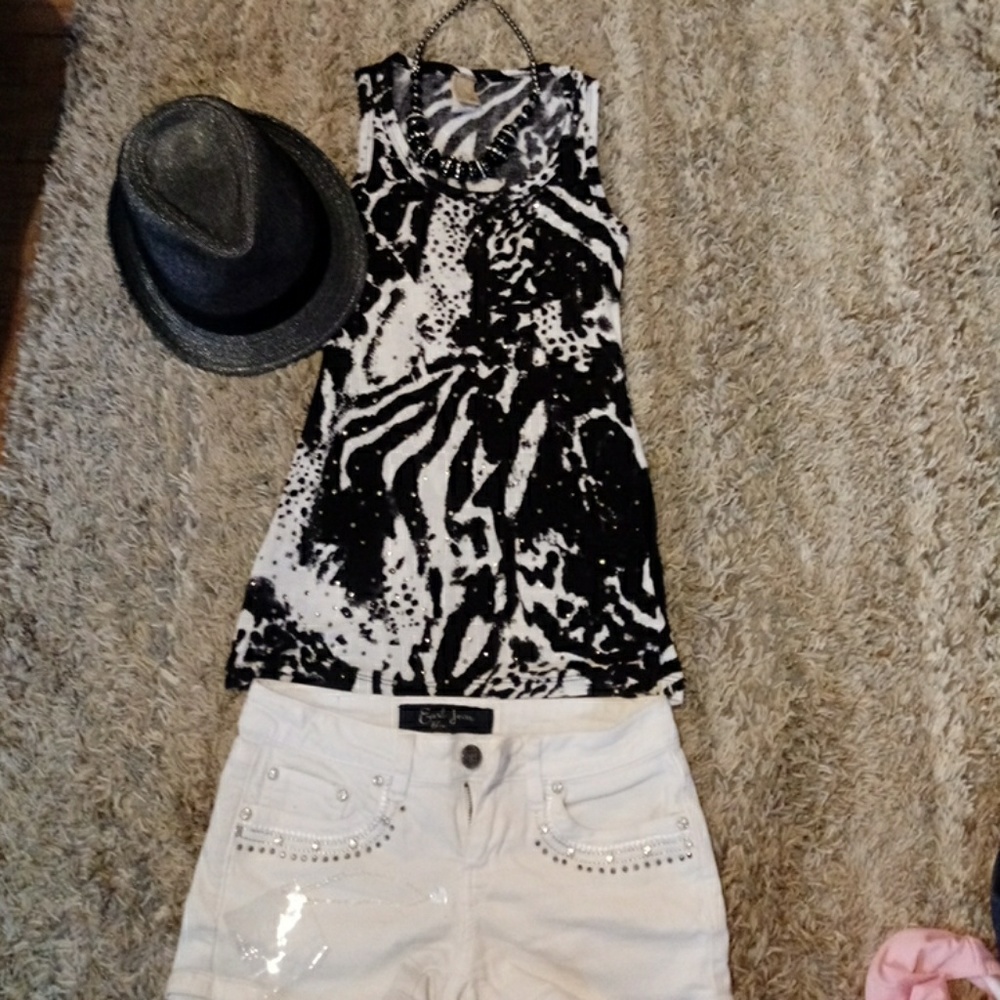Complete Outfit .